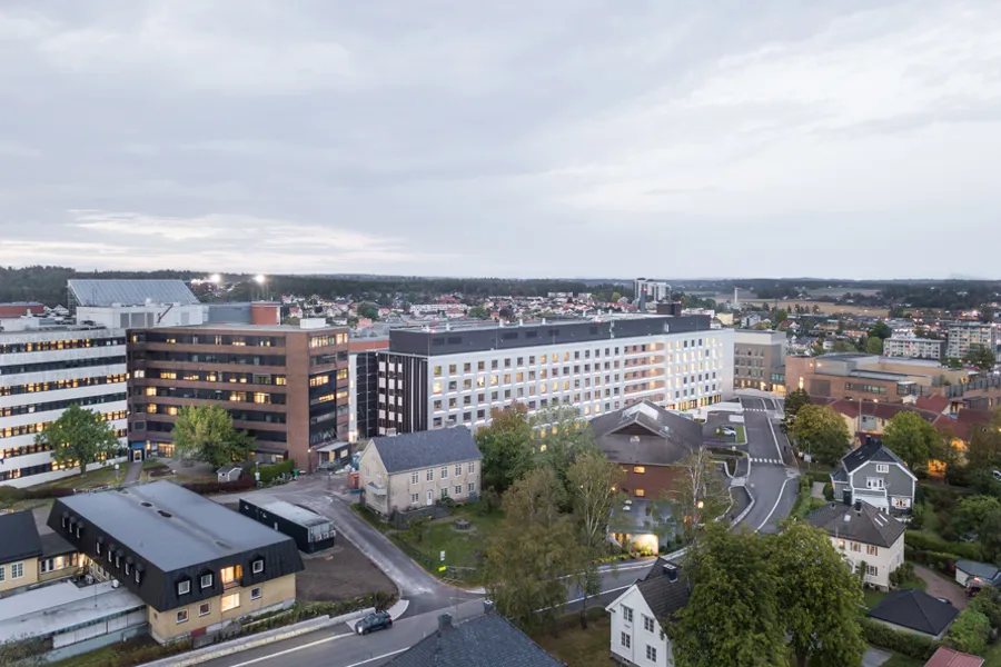 Oversiktsbilde av sykehuset i Tønsberg tatt ovenfra ute