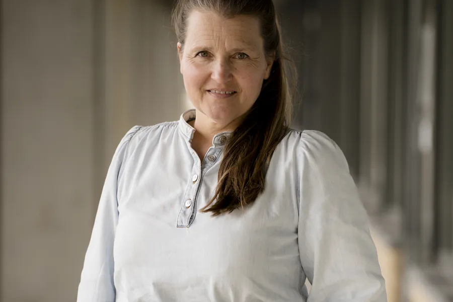 En person med langt hår