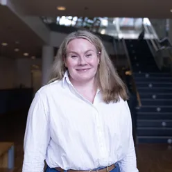 Kvinne med langt hår