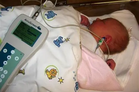 Hørselscreening av nyfødt baby
