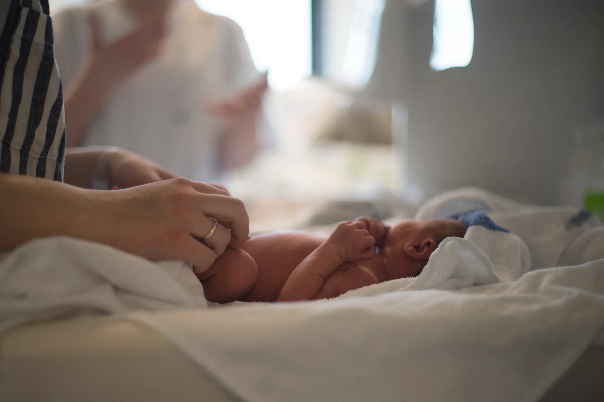 Bilde av baby og mor