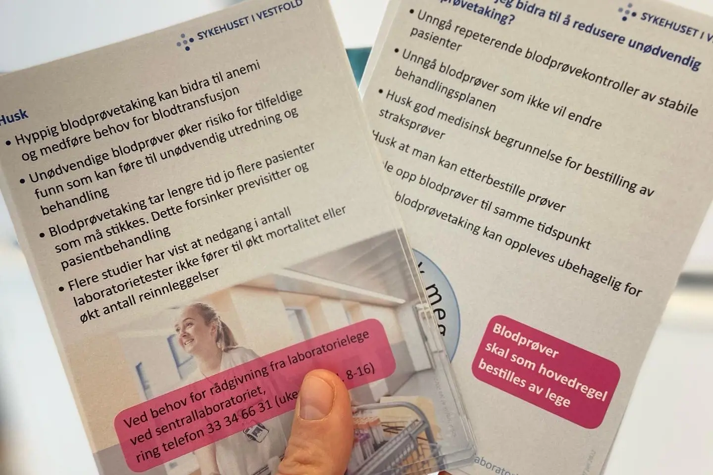 Lommekort med informasjon om hvordan man kan redusere unødvendig blodprøvetaking